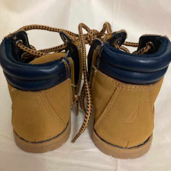 Toddler NAUTICA Booties Size 5T Tan EUC - Picture 3 of 7